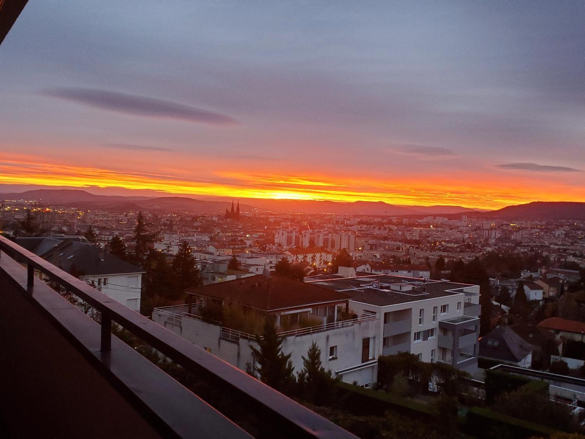 Entre Ville Et Nature - Les Hauts De Clermont Avec Garage Gratuit Εξωτερικό φωτογραφία